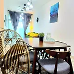 Legasi Kampung Baru Guest House By Rumahrehat Twin Tower View